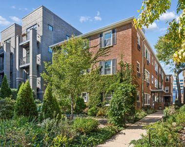912 Hinman Ave APT 2W