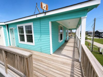 Property at 906 Moms Rd, Crystal Beach, TX