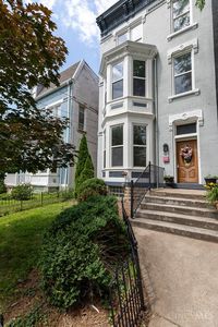 775 Summit Ave