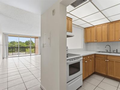 10425 SW 112th Ave APT 302