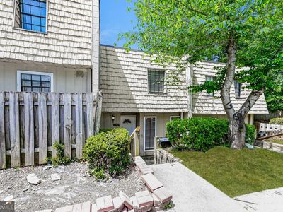 6421 Woodstone Ter
