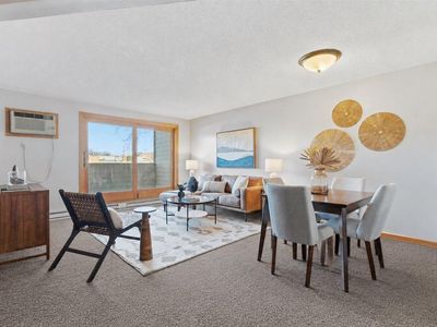 2425 E Franklin Ave APT 212