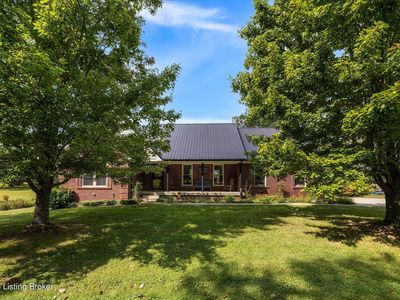 67 Center Court Dr