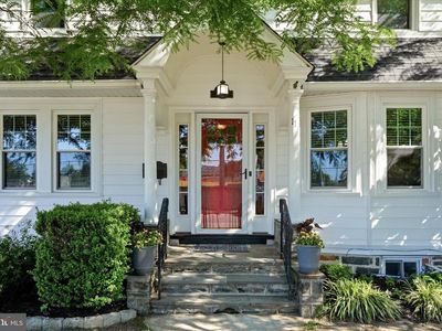 11 Golf Rd