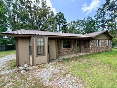 104 Hare Pond Rd