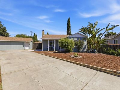 618 Genine Ct