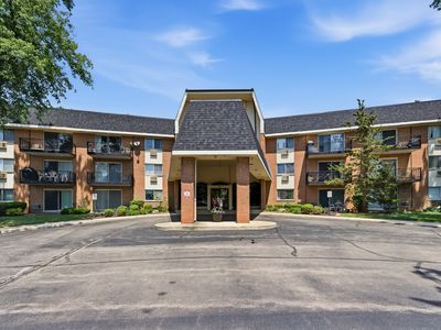 1198 Royal Glen Dr APT 126