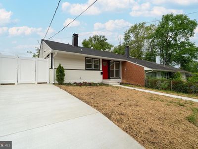 Property at 7850 Burnside Rd, Landover, MD