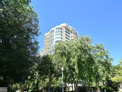 5610 Wisconsin Ave APT 903