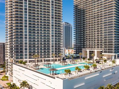 1850 S Ocean Dr APT 909