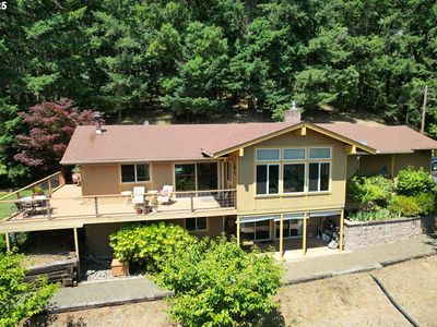 1056 NE Orchard Dr