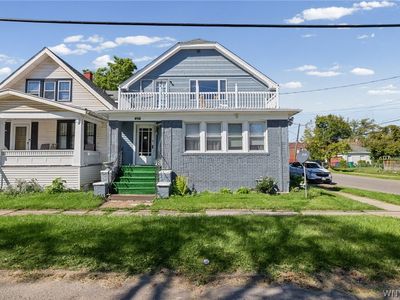 60 Freund St