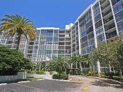 800 Parkview Dr APT 622