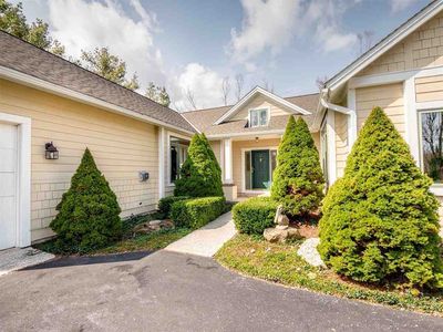 2923 Greenbriar