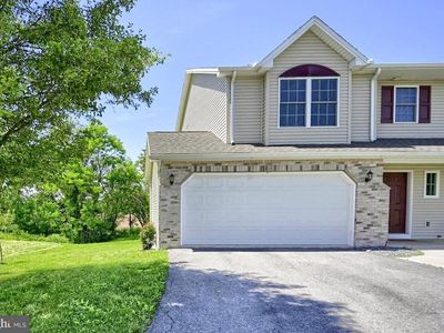 48 Dustin Dr