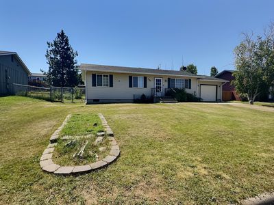 305 19th Ave W