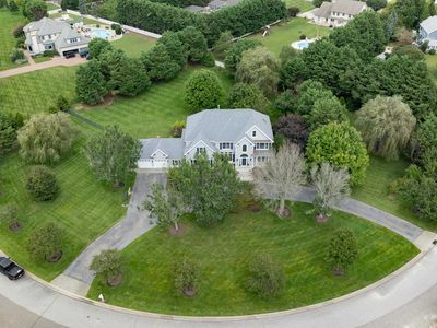 26 Taylor Ln