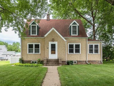 717 Broadway Ave