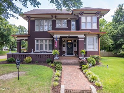 564 E Main St