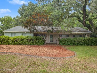 6621 Golf Club Dr