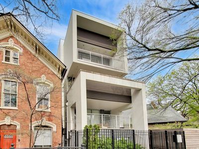 1534 N Honore St #2