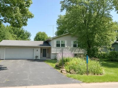 1076 North School STREET