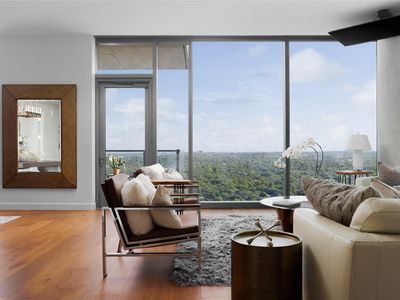 44 East Ave #2701