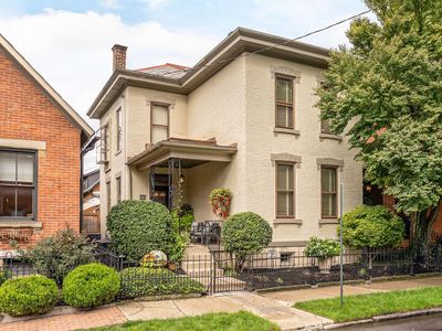 883 S 5th St