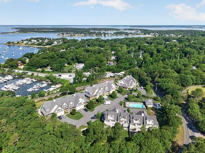 1090 Shore Rd #13