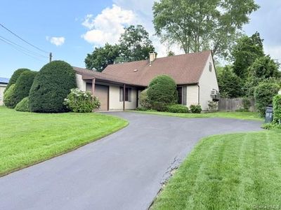 109 Stuyvesant Drive