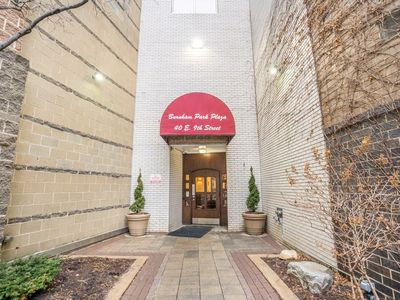 40 E 9th St APT 1916D