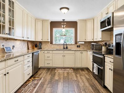 Property at 802 Wilbanks Dr, Spearman, TX