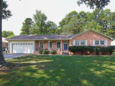 211 Springwell Ln