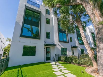 2851 W Gandy Blvd #5