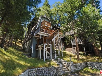 Property at 27071 Overlook Ln, Lake Arrowhead, CA