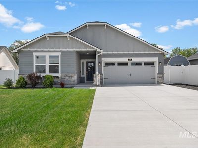 136 Centennial Ct
