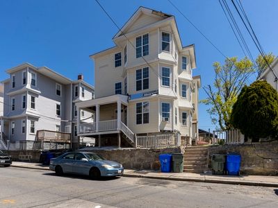 206 Irving St