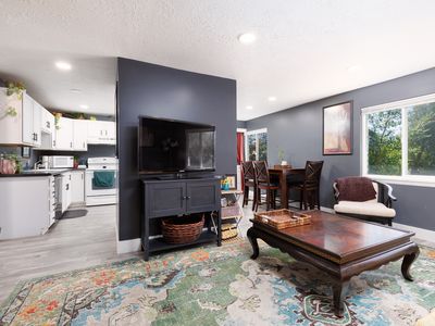 4538 S 700 E APT 5