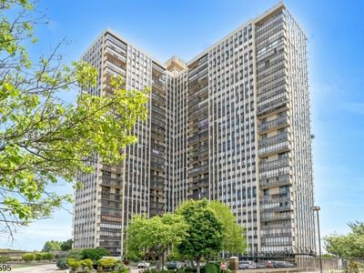 300 Winston Dr-C0214 #214