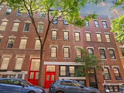 78 Phillips St APT 3
