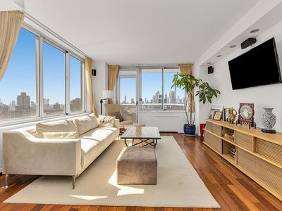 200 E 89th St APT 37D