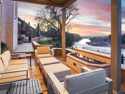 9801 Mira Del Rio Dr