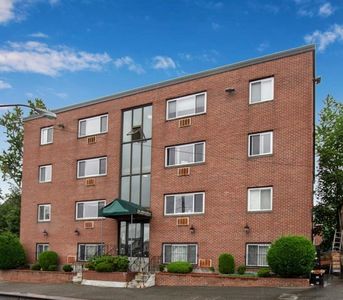 326 Broadway APT 15
