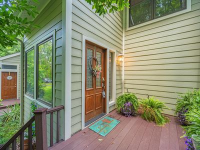 7 Laurelwood Dr