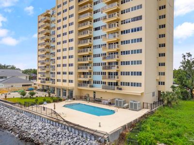 825 Bayshore Dr APT 206