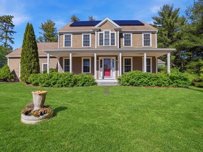 8 Winterberry Ln