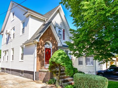 592 Oakland Ave