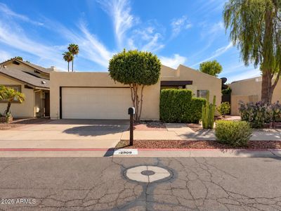 2909 W ALTADENA Avenue