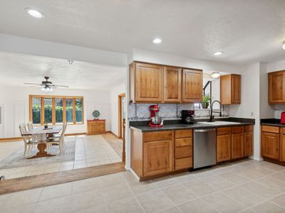 1264 E Southeden Cir