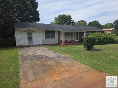 70 Crestmond Ln